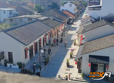 “洗”出喜庆 “管”出氛围 荆州古城焕然一新迎“双节” 