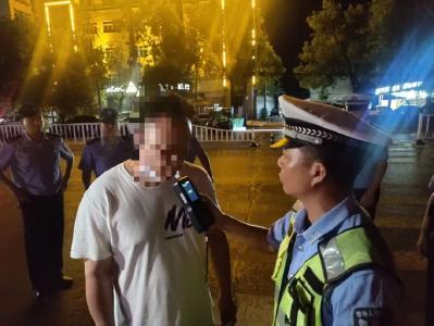 酒驾牵出“案中案”，“零点行动”查获在逃人员