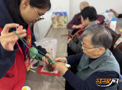 荆州区梅村社区：“丹青绘新篇 记忆守年华” 共筑老年健康与温情