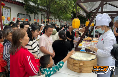 荆州：“老街老字号・双节寻楚味”主题市集火热开市