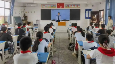警校联动！荆州经开区滩桥镇筑牢校园防诈安全网