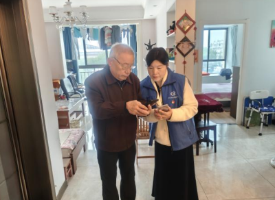 沙市区人社信息中心、社保中心开展敬老活动​