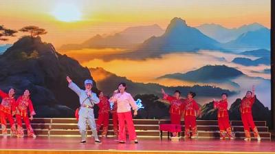 荆州市文化艺术家协会举办庆祝国庆暨协会成立三周年文艺汇演