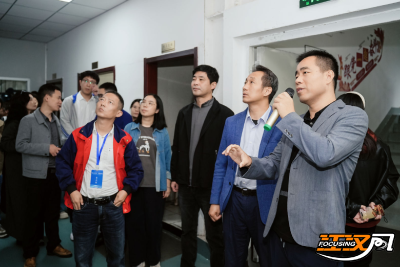 荆州市院士专家企业行：“智汇荆州.5G赋能”政企协同电子信息产业升级研讨会举行