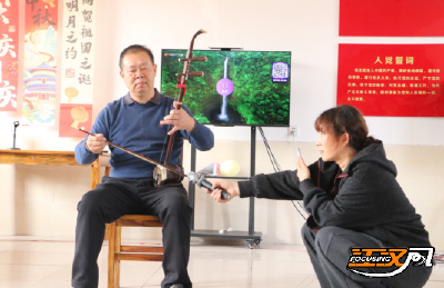 我们的节日·重阳 |江陵县六合垸管理区：K歌、玩游戏、包饺子，敬老度佳节