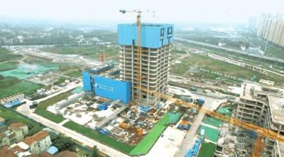 塔吊挥舞，火花飞溅！“新城地标”建设正酣