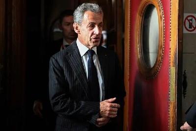 法国前总统萨科齐入狱服刑