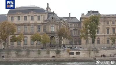 卢浮宫抢劫案已有7名嫌疑人被捕；失窃皇冠已被压平，被抢珠宝尚未追回，检方称价值达7.2亿元