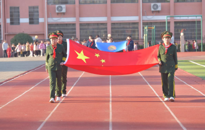 公安县杨家厂小学举办冬季运动会暨跳蚤市场活动