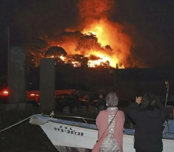 日本突发大规模火灾   