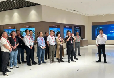 荆州市经信局组织企业家走进华为 加快推进制造业数字化转型