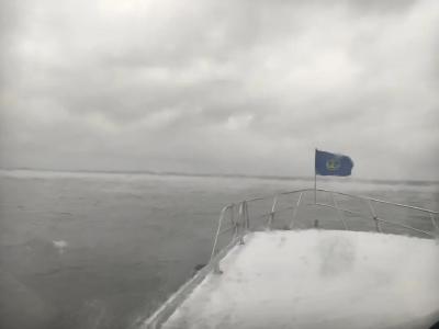 狂风中的生命航道：石首海事处顶风破浪救助患病船员