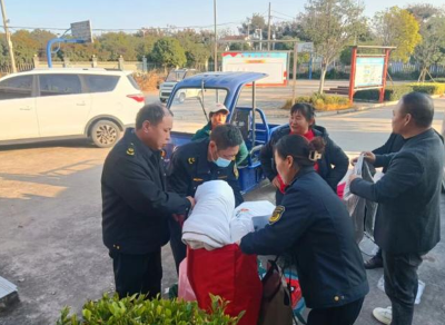 遭遇“购物返款”骗局 公安县市场监管局为14位老人守住“钱袋子”