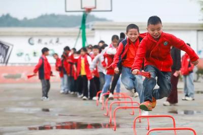 鼓励中小学安排30分钟大课间！“二十条”举措发布→