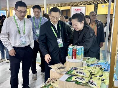 刘勇带队赴上海招商考察