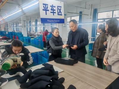 姚锡发带队调研体育产业和体育后备人才培养工作