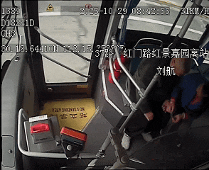 事发荆州街头！37路公交车紧急转向……