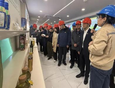 市人大常委会机关与益海嘉里（荆州）粮油工业有限公司党支部联合开展主题党日活动