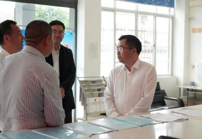 张青松调研西湖街道