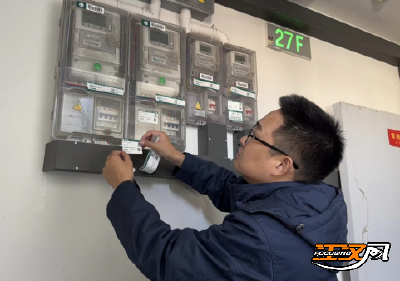 国网荆州供电公司城区供电中心：二维码“贴”近民心 网格员架起便民沟通桥