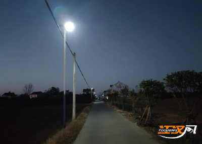 松滋：盏盏路灯暖民心 照亮村民幸福路