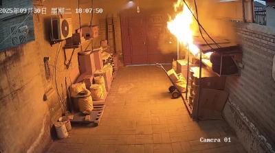 “建议拆完快递的纸箱立马扔掉”火上热搜，网友：再也不敢囤了