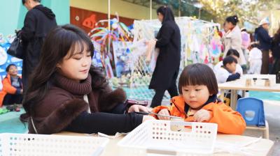 AI 机器人 “湖北航母”“火焰掌” 齐亮相！幼儿园科创节嗨翻全场