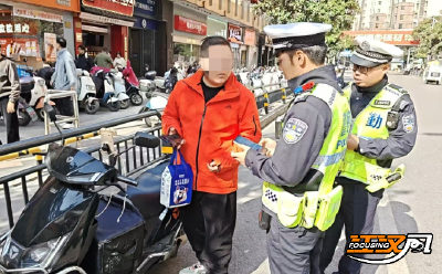 “一盔一带”安全守护！荆州交警集中整治快递、外卖车辆交通违法行为