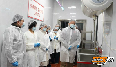 敞开食堂大门 共护舌尖安全 沙市中学邀代表“零距离”监督校园食安