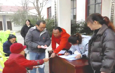 公安县多元发力破解高龄老人医保缴费难题 织密老年群体健康保障网​