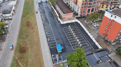 完善便民配套 助力绿色出行 石首市又一处充电站停车场即将建成投用