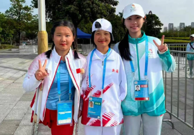 从福利院走向全国残奥会赛场 无臂孤儿勇夺铁人三项全国荣誉 