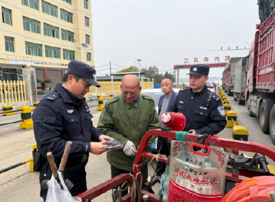 长航公安石首派出所开展宪法宣传活动