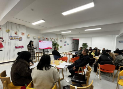 一堂“接地气”的主题党日课 把健康和政策送进社区心坎