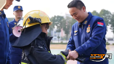 荆州经开区举行“消防零距离·平安伴成长”实践活动