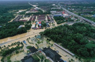 马来西亚6个州遭受洪涝灾害 受灾人数超1.5万