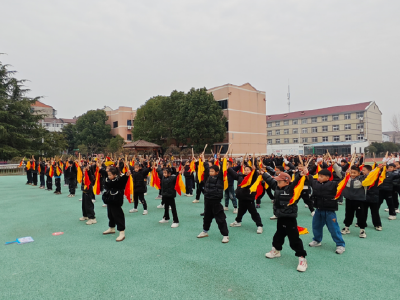 荆州区荆南中学御河校区举行鼓舞操比赛 “活力少年”舞动校园展风采