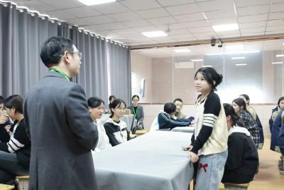 与心对话，为己赋能 ——青少年心理健康教育活动在滩桥初中开展