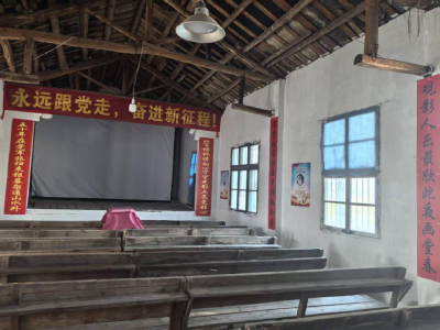 3年免费放映400场，他用光影点亮了乡村之夜