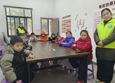 沙市区文化宫社区周末学堂：非遗郢城泥陶体验 指尖传承传统文化