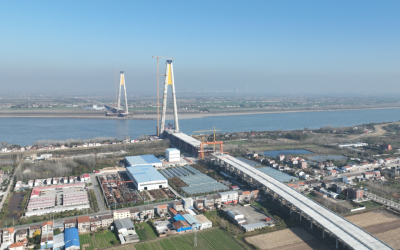 湖北荆州：首对斜拉索安装到位！离合龙更近了