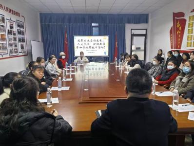 从清晨到正午的“零距离”守护 荆州开发区实验中学举办校园食堂开放日活动