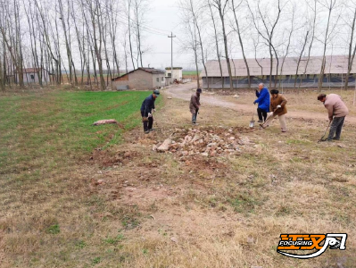 荆州市长江河道管理局江陵分局清洁堤防迎新年