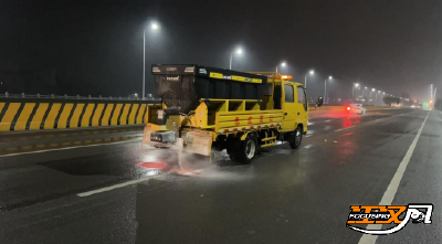 迎战低温雨雪天气 | 荆州公路人昼夜奋战除雪保畅护平安