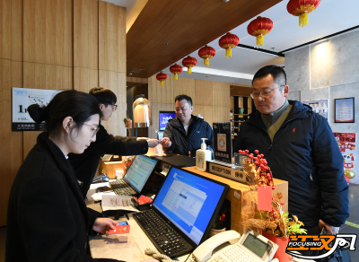 政协委员报到，荆州进入“两会时间”