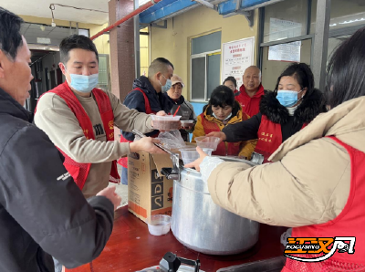 一碗腊八粥一份敬老情 石首志愿力量暖人心
