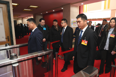 今晨！466名政协委员走进荆州会议中心