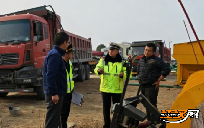 提前部署、多方联动！荆州交警全力应对低温雨雪冰冻天气