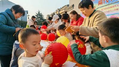 荆州区通会桥社区开展手工灯笼制作活动