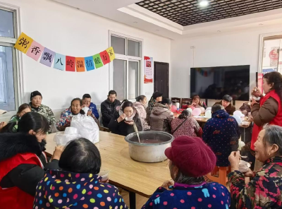 荆州区：粥香暖腊八 情系残疾人